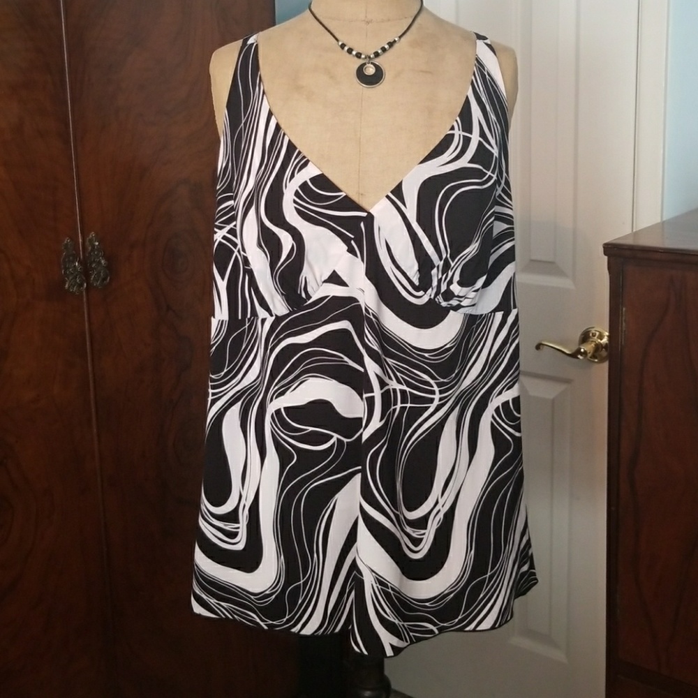 Strappy black and white top